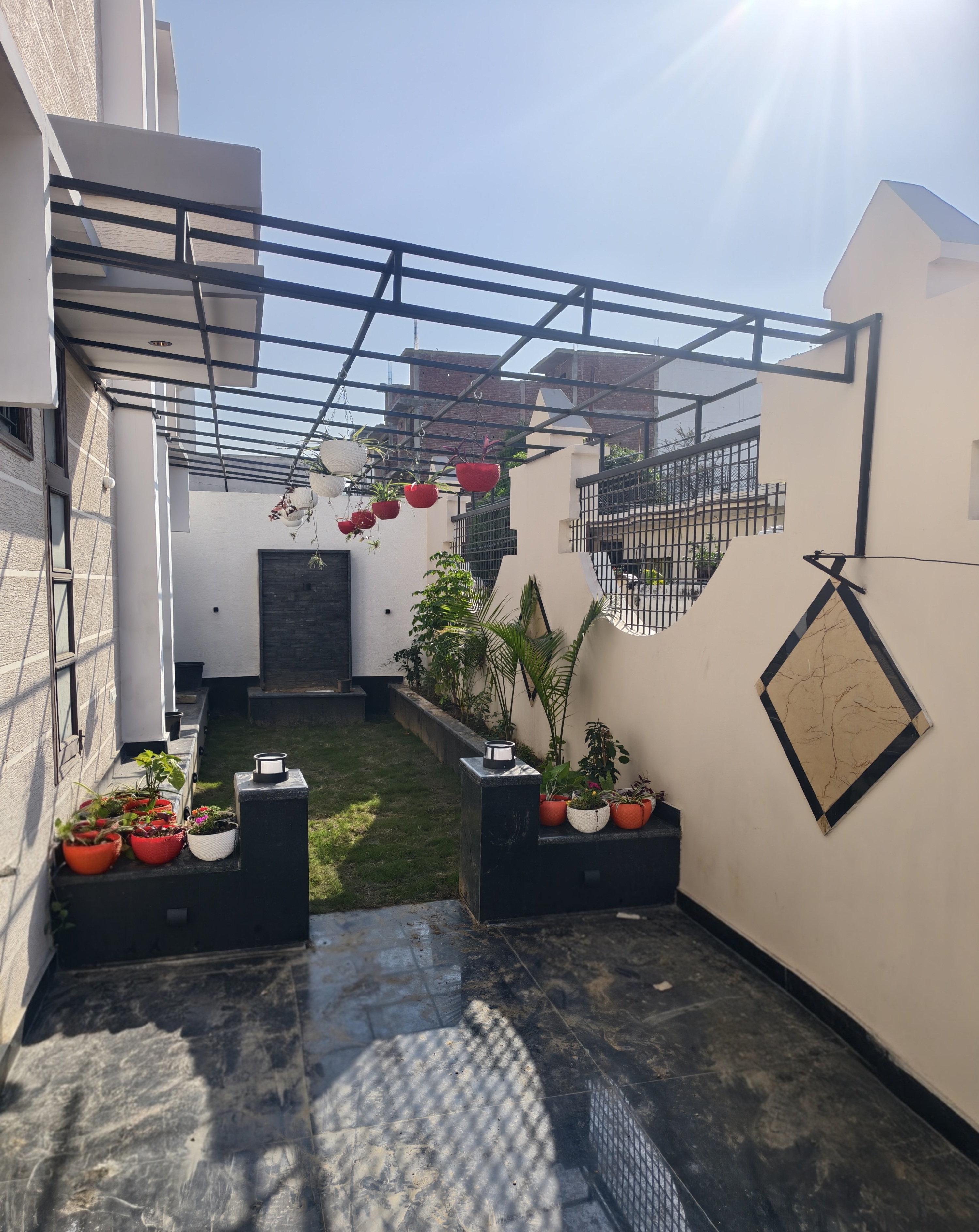 Outdoor Courtyard/Garden